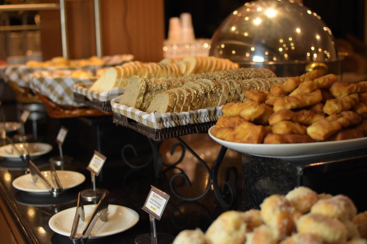 Hotel Golden Park Internacional Foz & Convencoes By Nacional Inn 포스두이구아수 외부 사진